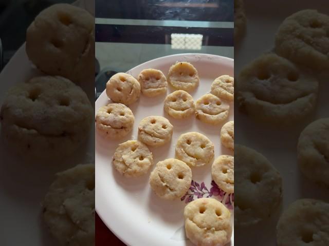 Kids fav homemade smile .#kidsfav #smile #potato #potatorecipe #instant #youtube #food #shorts