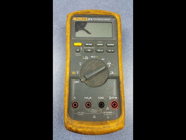 Replacement display for a Fluke 87 MkV multimeter.