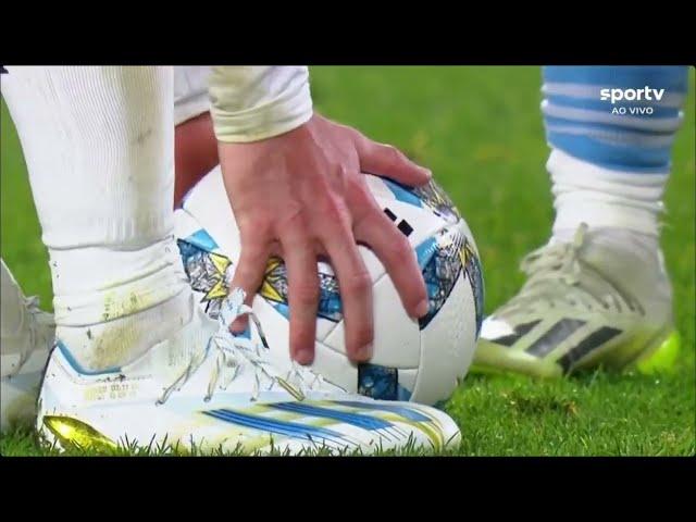 Messi Amazing Free Kick Goal vs Ecuador