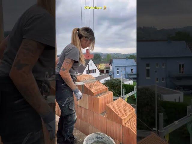 Incredible Female Bricklayer @Tschulique  : Watch Her Masterful Craftsmanship!