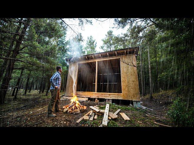 RAINS FLOOD THE HOUSE - I build ONE in the forest. HOW TO INSULATE THE WALLS