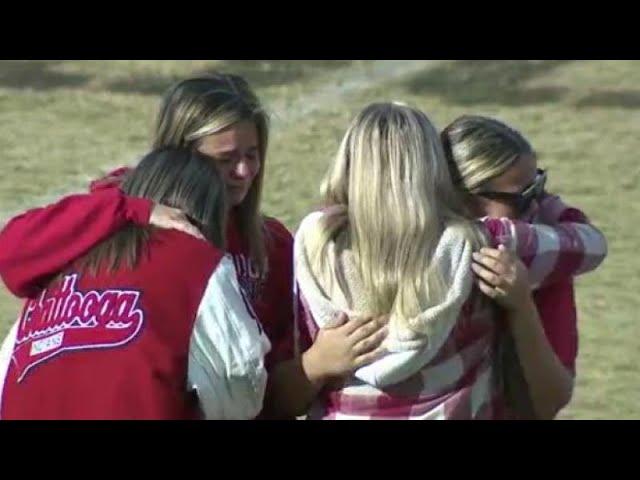 Community mourns high school students killed in car crash