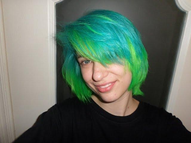 Dyeing My Hair with MANIC PANIC Atomic Turquoise+Electric Lizard!