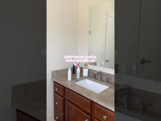 @VlogsWithJulia8 your welcome #cleanwithme #viralshort #bathroom #declutter #decluttering #short