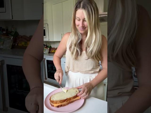 My secret to the best grilled cheese sandwich ever!! Link in comments! #grilledcheese #easyrecipe