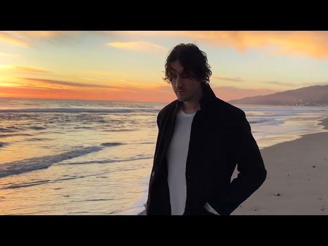 Dean Lewis - Memories (Lyric Video)