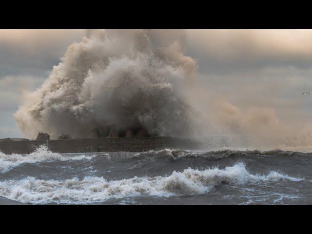 Sztorm na Bałtyku Ustka 2025