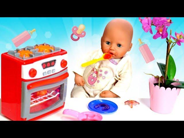 Cooking food for baby born doll: Feeding Baby Annabell