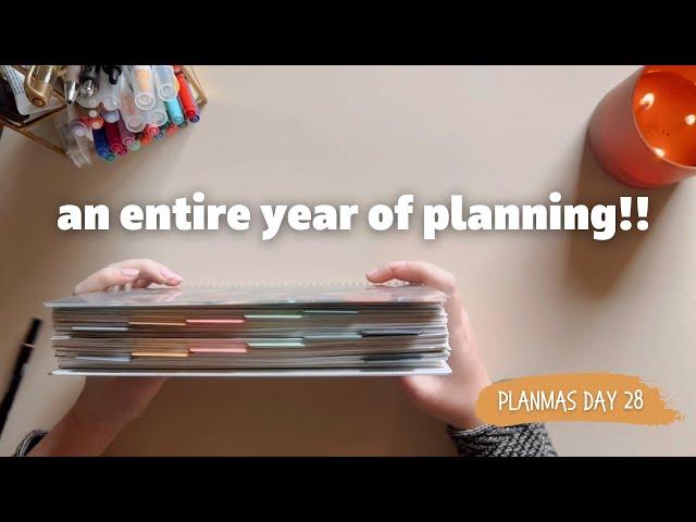 Flipthrough My First Plum Paper Planner | A Year of Planning 2022