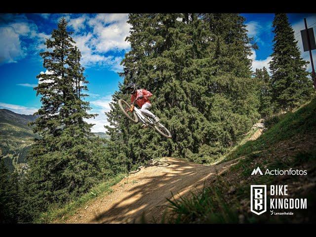 Commencal Supreme V5 Test on the World Cup Track Lenzerheide