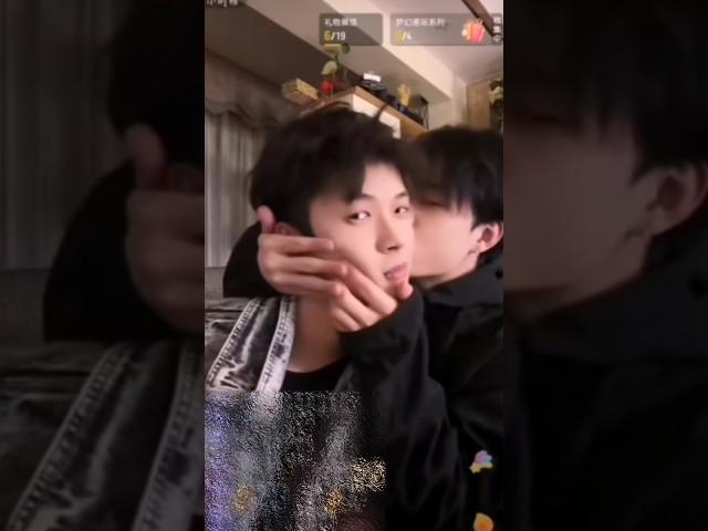 Kiss me,baby bl couple #foryou #bl #boylove #shorts #fyp #gay #douyin #xuhung #couple #Trending