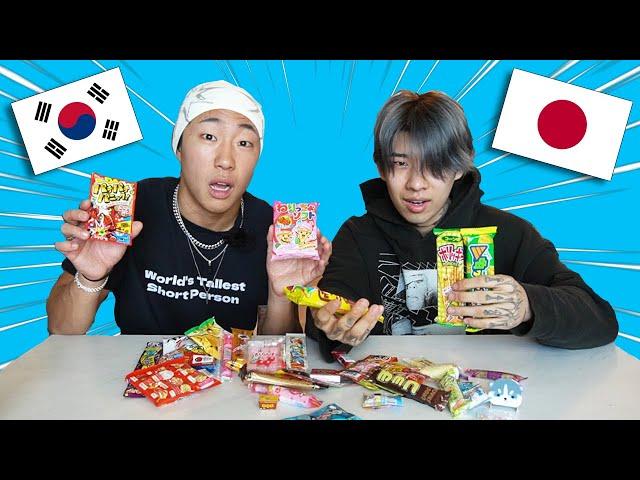 Koreans Try Japanese Snacks!