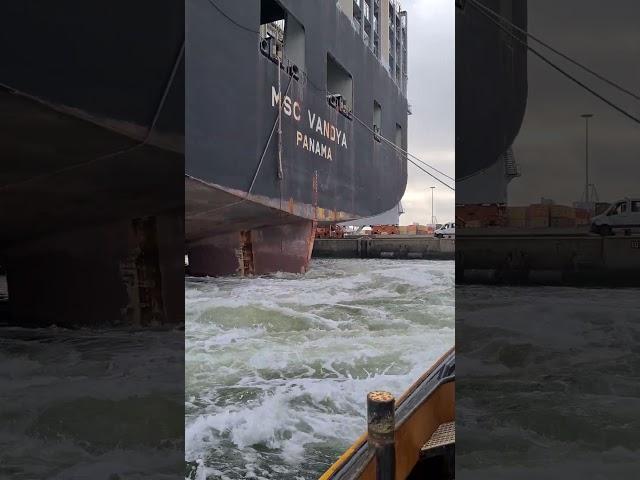 GIANT Ship's PROPELLER in ACTION!