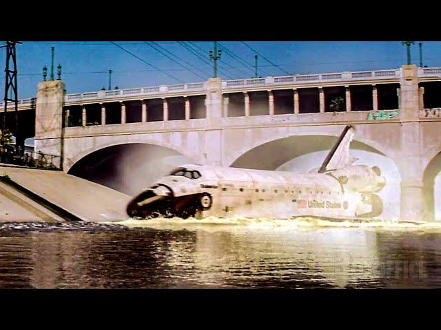 Space shuttle lands on LA