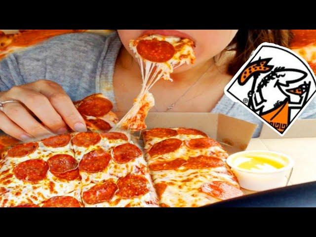 ASMR RIDE WITH ME LITTLE CAESARS CAR MUKBANG ( CHEESY PEPPERONI PIZZA & CHICKEN WING ) EATING SHOW