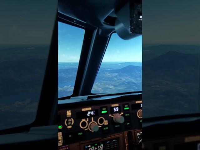 approaching Malaga airport #737 #homecockpit #flight_simulator