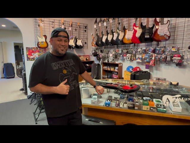 David demos a Vintage 1964 Silvertone Silhouette Model 1478