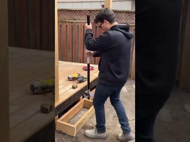 Landing a box step on dirt or grass #carpentry #construction #protip #deckbuilding #diy #decks