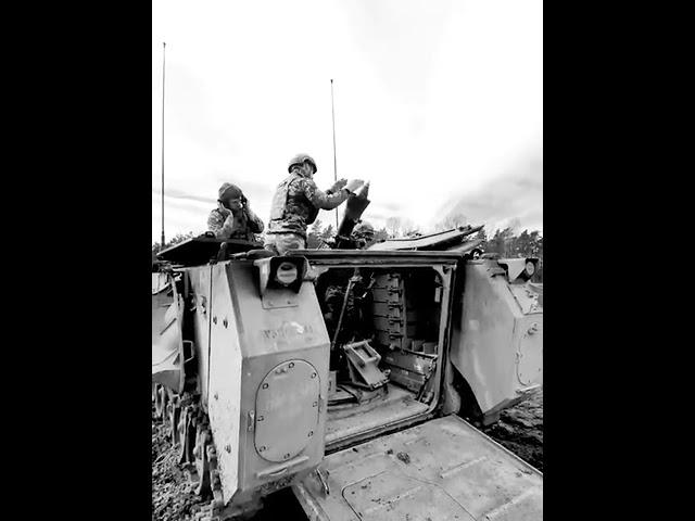 Mortier Panzermörser M113 monté sur le véhicule blindé de transport de troupes américain M113