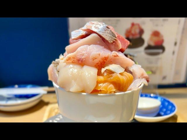 Food tour in Hokkaido / Sapporo, Japan!  Amazing gourmet guide to 10 foods to eat on your trip