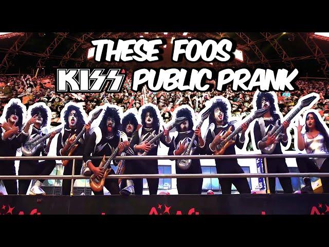 FOOS DRESS UP AS KISS !!