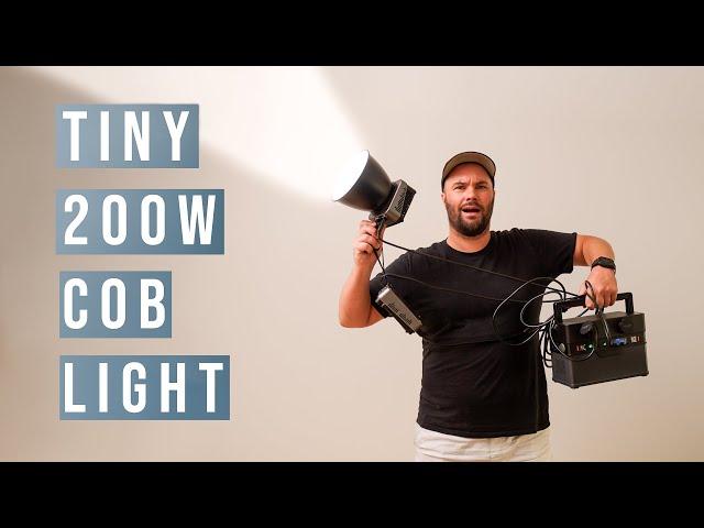 ZHIYUN MOLUS G200 - This 200W Video Light is SO SMALL