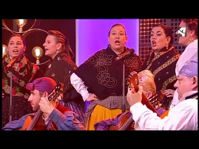 "Gigantes y cabezudos", Grupo Folklórico El Pilar