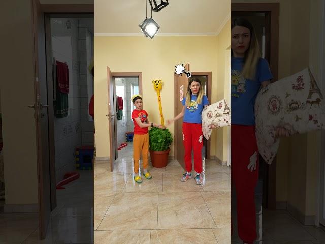 Dad pranks mom and kid ️