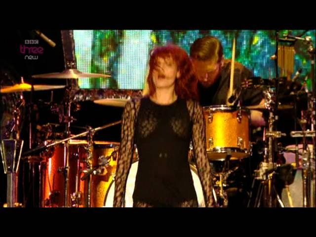 Florence + The Machine - Rabbit Heart ( Raise it Up) - Reading Festival 2012