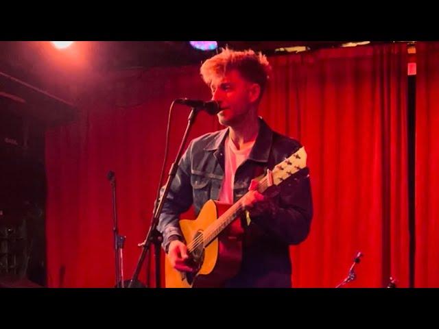 Surfin‘ USA - Louis Thomass (Beach Boys Acoustic Cover) | Live Los Angeles, CA