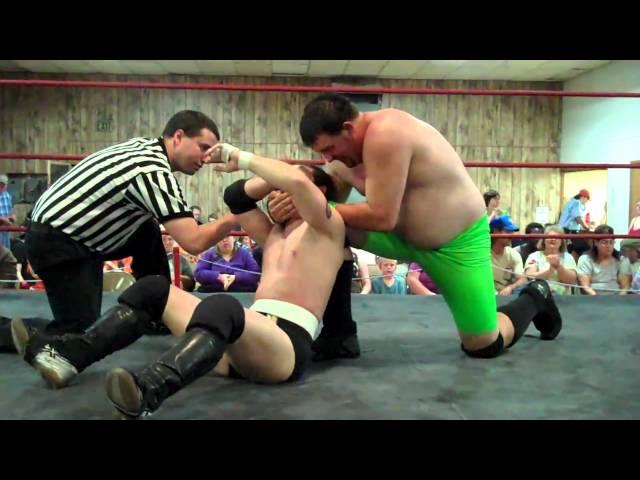 Christopher Jade vs. Donovan Cain