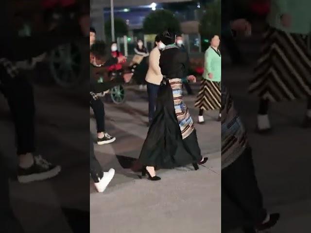 藏族小姐姐多才多艺 人还那么美！#藏族舞 #藏族姑娘 #春熙路街拍下载   2022 04 09T010936 096