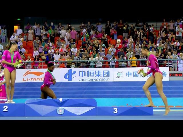 Simone Biles Attacked by bee at World Championships!