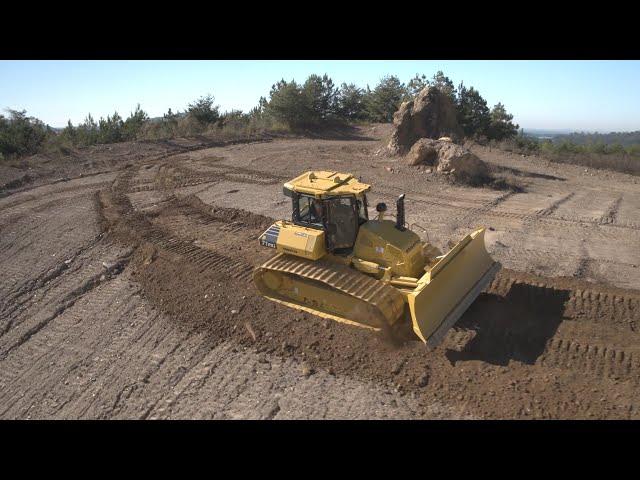 Komatsu D71 HST dozers offer easy access maintenance features