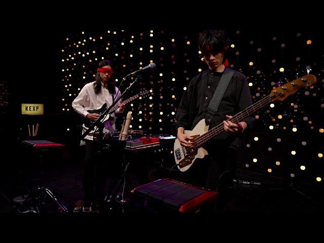 Mong Tong - Gold Earth (Live on KEXP)