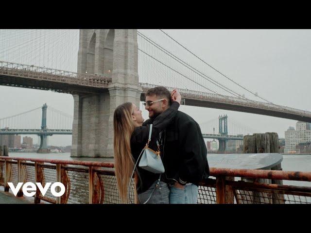 Rocco Hunt - Musica Italiana (official video)