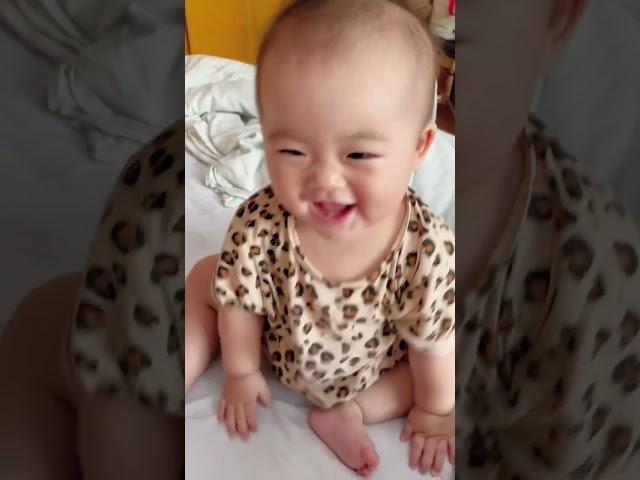 Yiyi Nobo Playing Games With Mom #cutebabydaily #cutebaby #parent-childtime