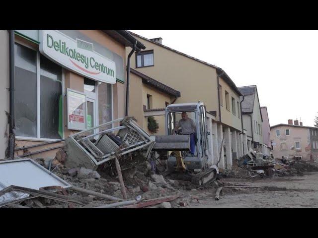 Polish town assesses damage after historic flooding | REUTERS