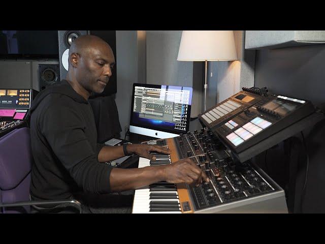 Tech Talk: Kenny Larkin shares the secrets of his studio (Electronic Beats TV)