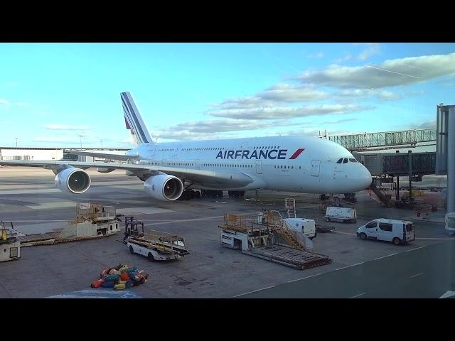 PARIS CHARLES DE GAULLE INTERNATIONAL AIRPORT (TERMINAL 2E)