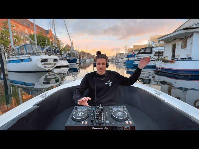 groovy house mix on a boat