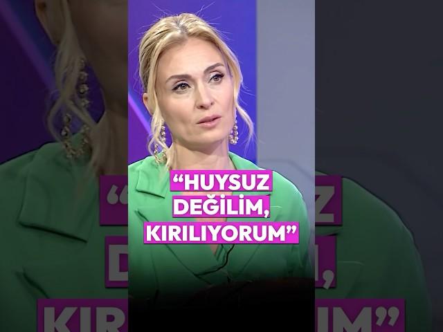 Ceyda Düvenci'nin Adı Neden Huysuza Çıktı? #shorts #bambaşkasohbetler