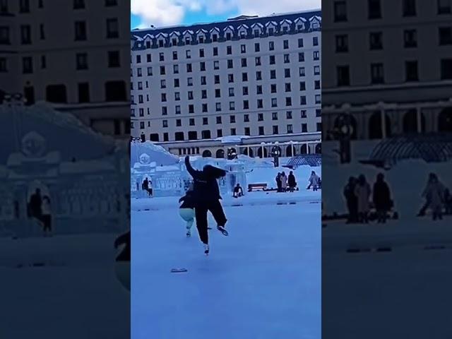 Canada Synchronized Skating National Team show off at Lake Louise 加拿大国家花样滑冰队员在露易丝湖演习～