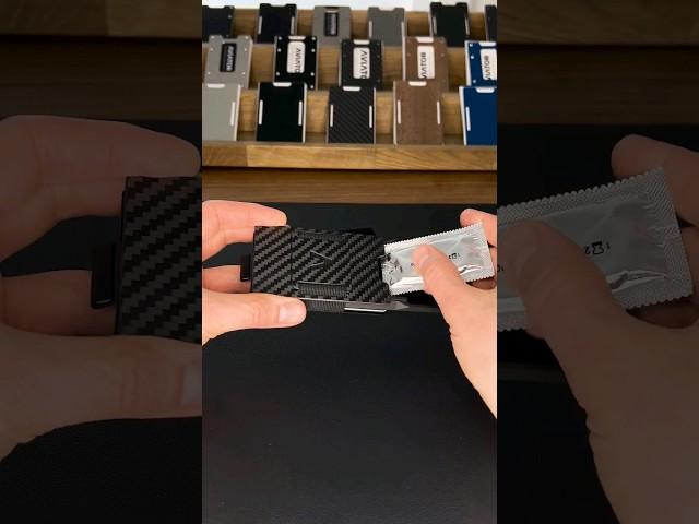 The ultimate bill battle – Slim vs. double Compartment #shorts