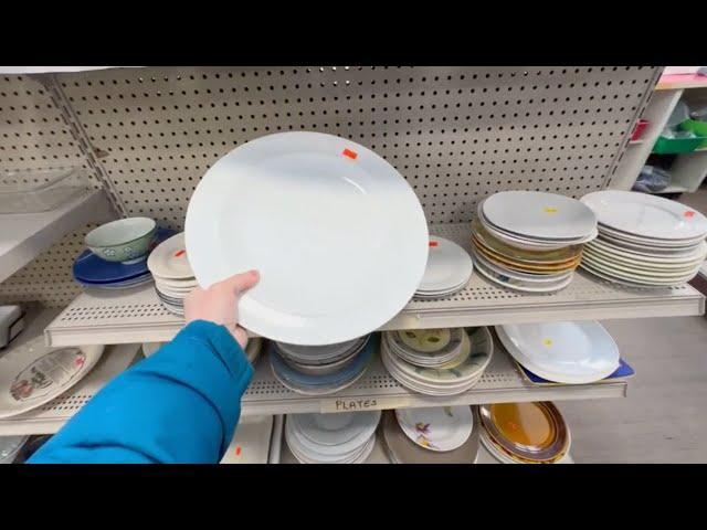 Buy 3 Dollar Store plates for this BRILLIANT living room idea!