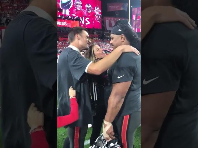 Tom Brady & Gisele Bündchen thank Vita Vea