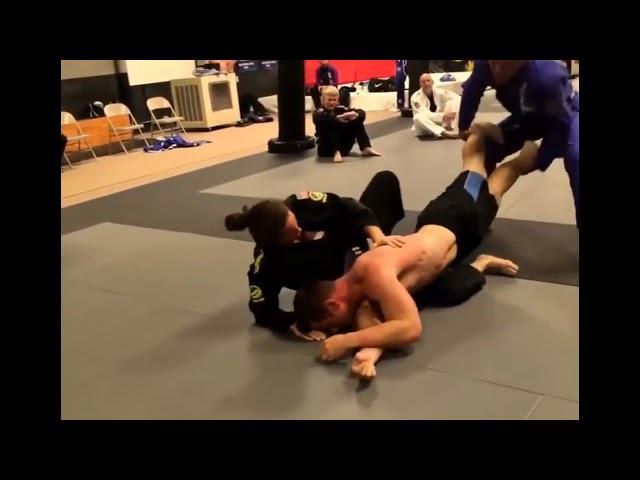 Bodybuilder vs. jiu-jitsu master.