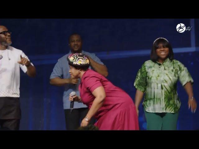 Lilian Nneji's Uplifting Nigerian Praise Medley‼️