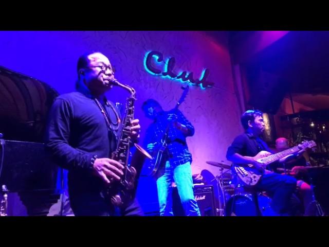 Tran Manh Tuan & friends live at Saxnart Jazz Club