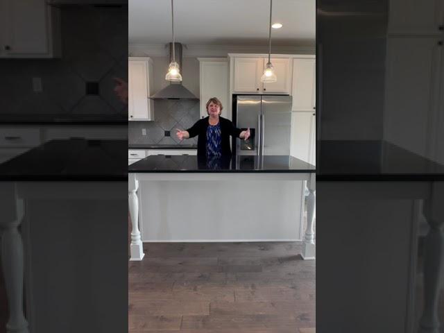 323 Porter Mills Rd. - Gourmet Kitchen